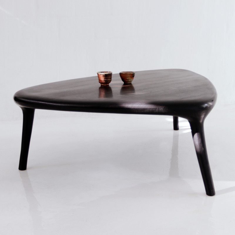 <a href="https://www.galeriegosserez.com/artistes/loellmann-valentin.html">Valentin Loellmann </a> - One Piece - Coffee table